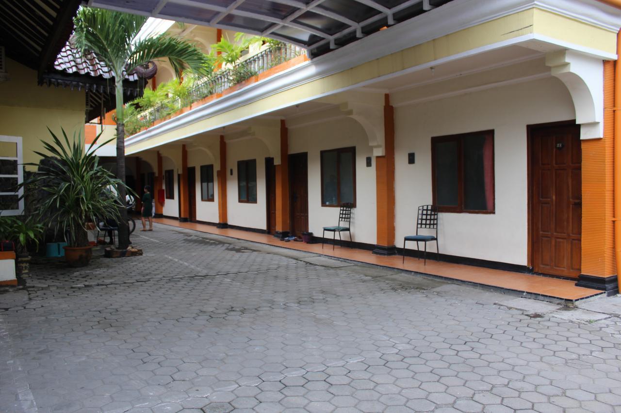 Simpang Tujuh Hotel Cepu Exterior foto